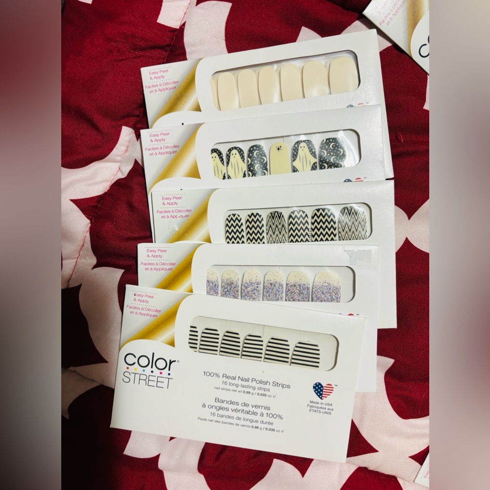 Overlay Colorstreet nails.